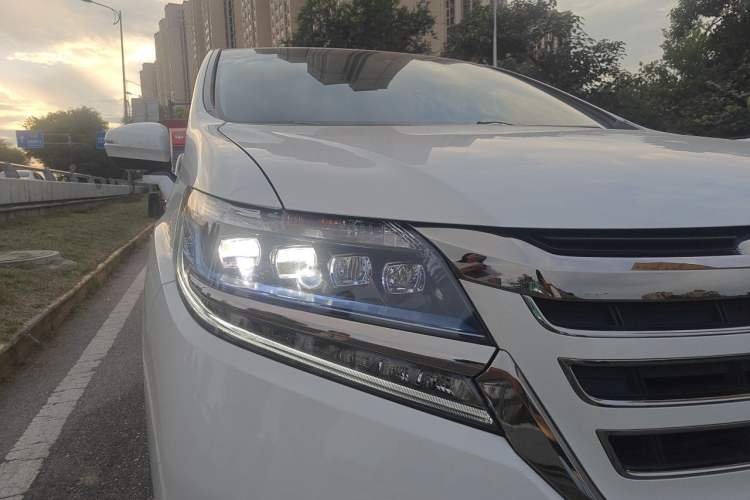Used Honda Elysion 2019 2.0L Hybrid Luxury Edition Right Front Headlight