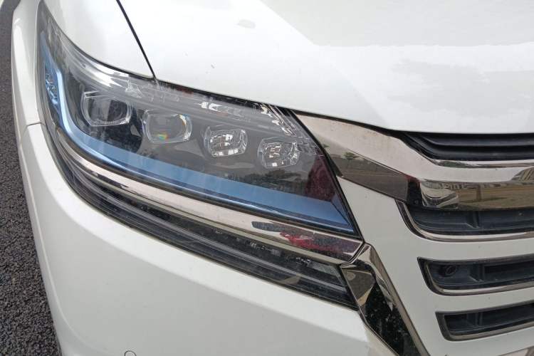 Used Honda Elysion 2019 2.0L Hybrid Supreme Edition Right Front Headlight