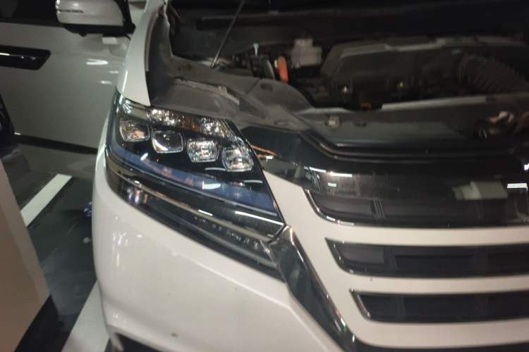 Used Honda Elysion 2019 2.0L Hybrid Luxury Edition Right Front Headlight