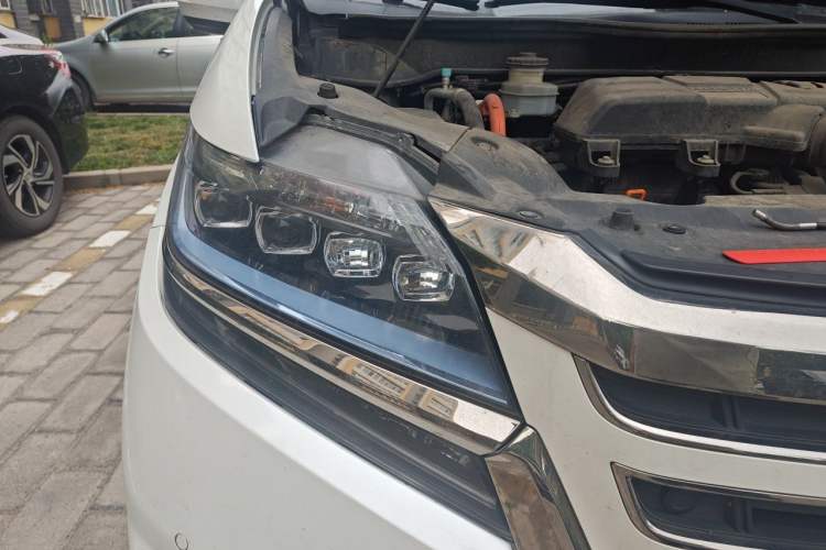 Used Honda Elysion 2019 2.0L Hybrid Supreme Edition Right Front Headlight