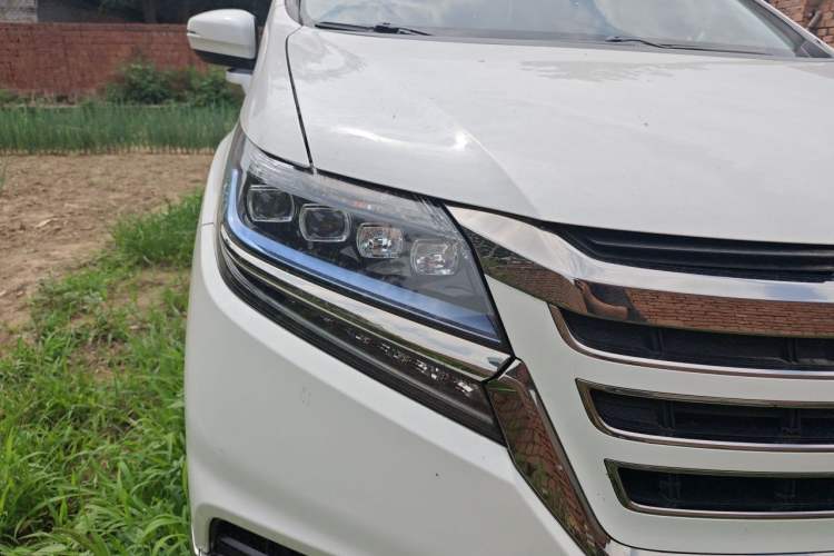 Used Honda Elysion 2019 2.0L Hybrid Luxury Edition Right Front Headlight