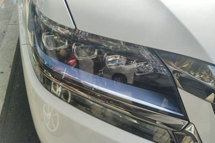 Used Honda Elysion 2019 2.0L Hybrid Luxury Edition Right Front Headlight