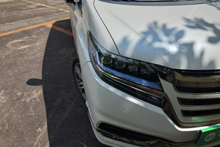 Used Honda Elysion 2019 2.0L Hybrid Luxury Edition Right Front Headlight