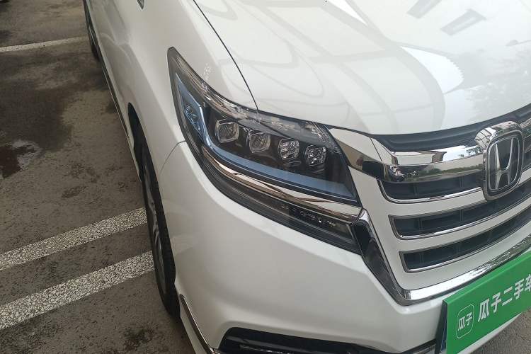 Used Honda Elysion 2019 2.0L Hybrid Luxury Edition Right Front Headlight