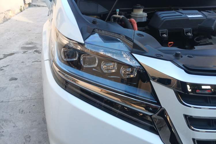 Used Honda Elysion 2019 2.0L Hybrid Luxury Edition Right Front Headlight