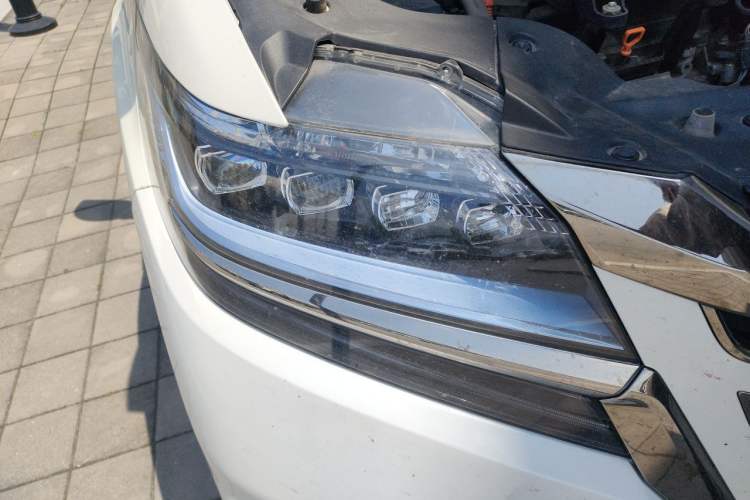 Used Honda Elysion 2019 2.0L Hybrid Luxury Edition Right Front Headlight