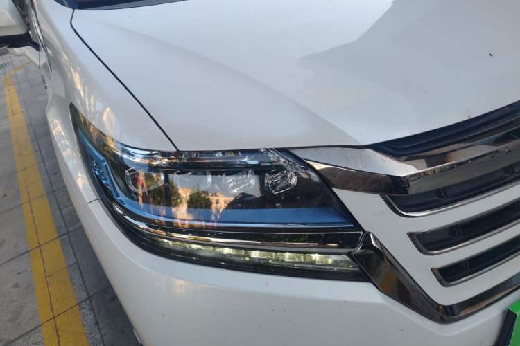 Used Honda Elysion 2019 2.0L Hybrid Luxury Edition Right Front Headlight