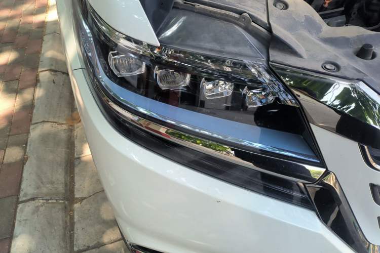 Used Honda Elysion 2019 2.0L Hybrid Luxury Edition Right Front Headlight