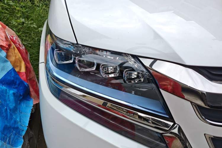Used Honda Elysion 2019 2.0L Hybrid Luxury Edition Right Front Headlight