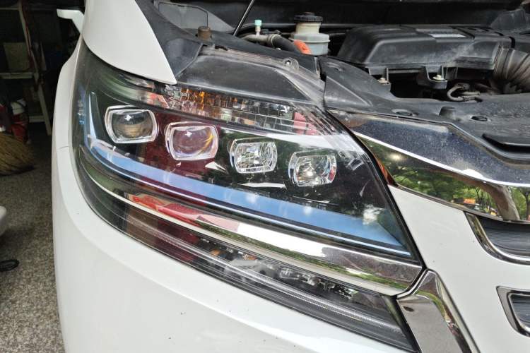 Used Honda Elysion 2019 2.0L Hybrid Luxury Edition Right Front Headlight