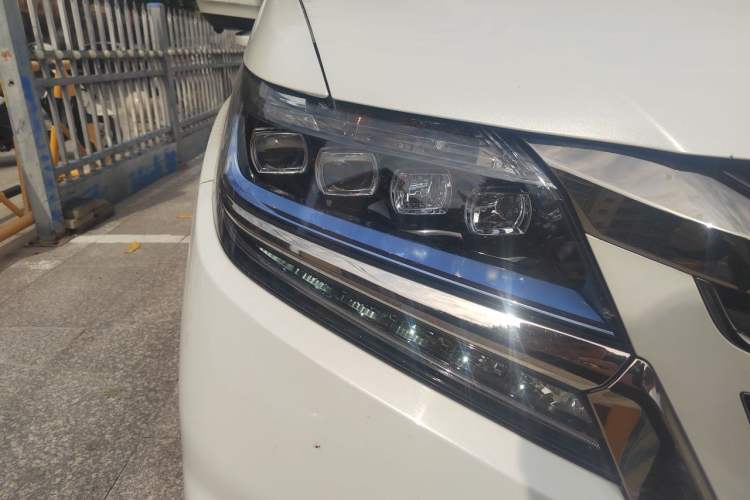 Used Honda Elysion 2019 2.0L Hybrid Luxury Edition Right Front Headlight