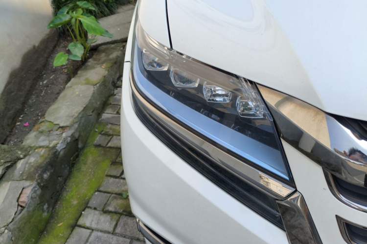 Used Honda Elysion 2019 2.0L Hybrid Comfort Edition Right Front Headlight