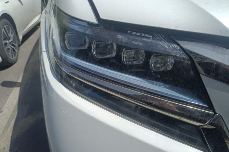 Used Honda Elysion 2019 2.0L Hybrid Supreme Edition Right Front Headlight