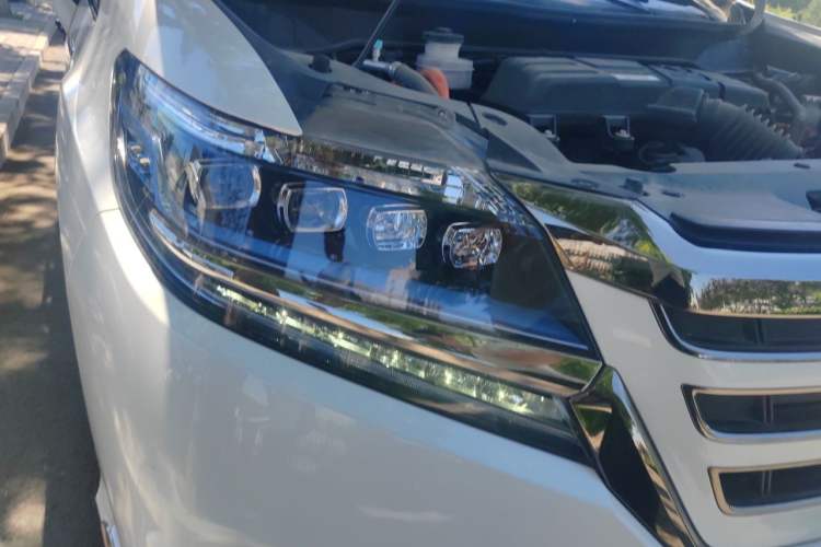 Used Honda Elysion 2019 2.0L Hybrid Luxury Edition Right Front Headlight