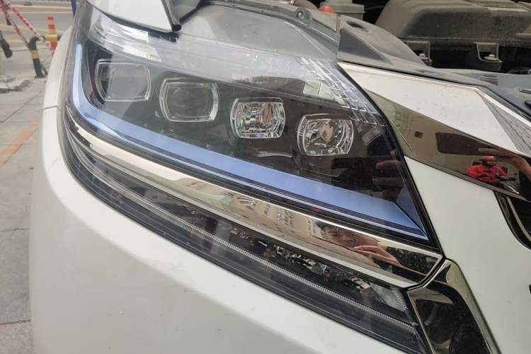 Used Honda Elysion 2019 2.0L Hybrid Luxury Edition Right Front Headlight