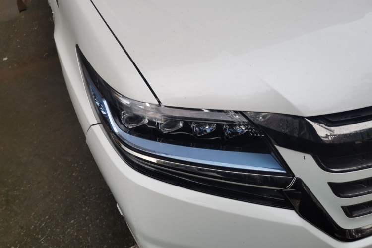 Used Honda Elysion 2019 2.0L Hybrid Luxury Edition Right Front Headlight