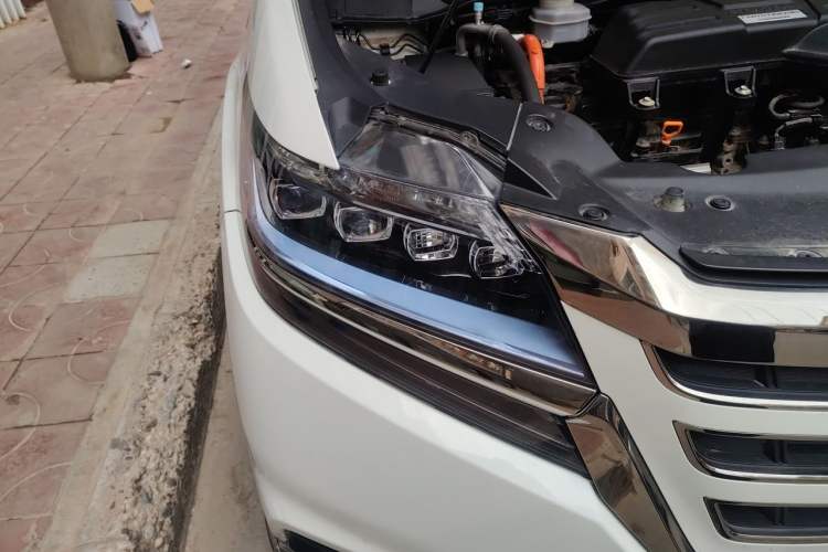 Used Honda Elysion 2019 2.0L Hybrid Luxury Edition Right Front Headlight