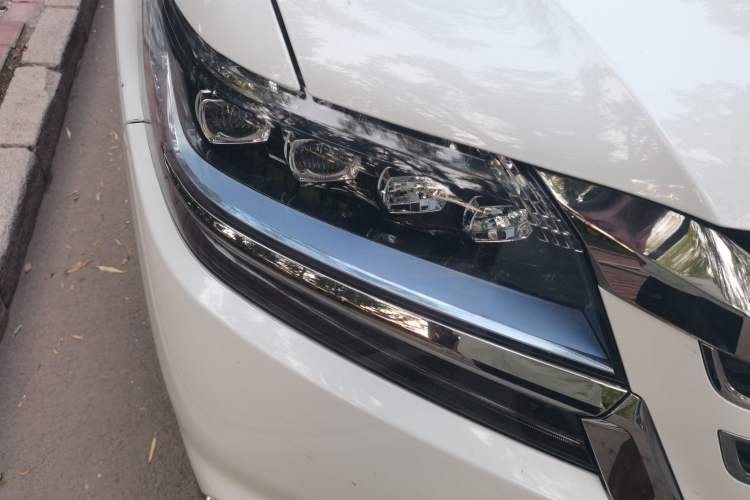 Used Honda Elysion 2019 2.0L Hybrid Comfort Edition Right Front Headlight