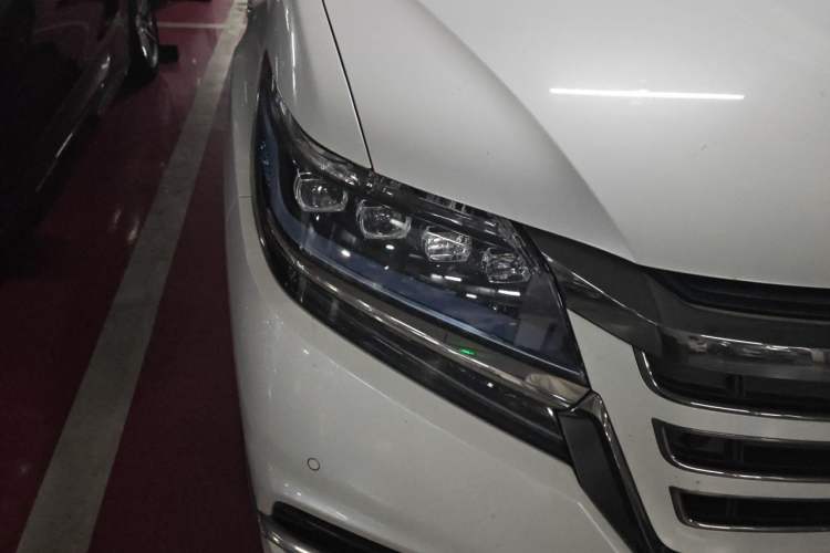 Used Honda Elysion 2019 2.0L Hybrid Supreme Edition Right Front Headlight