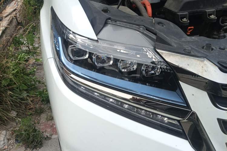 Used Honda Elysion 2019 2.0L Hybrid Luxury Edition Right Front Headlight
