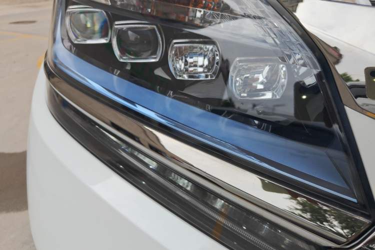 Used Honda Elysion 2019 2.0L Hybrid Luxury Edition Right Front Headlight