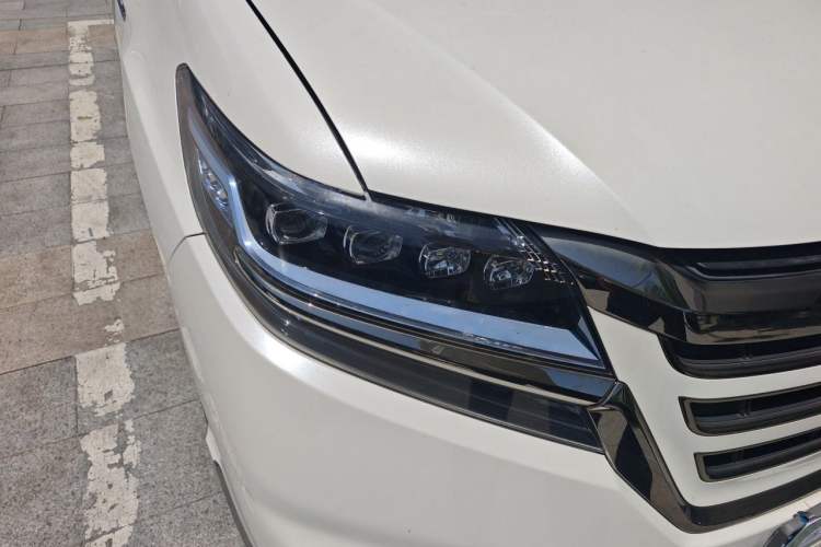Used Honda Elysion 2019 2.0L Hybrid Luxury Edition Right Front Headlight