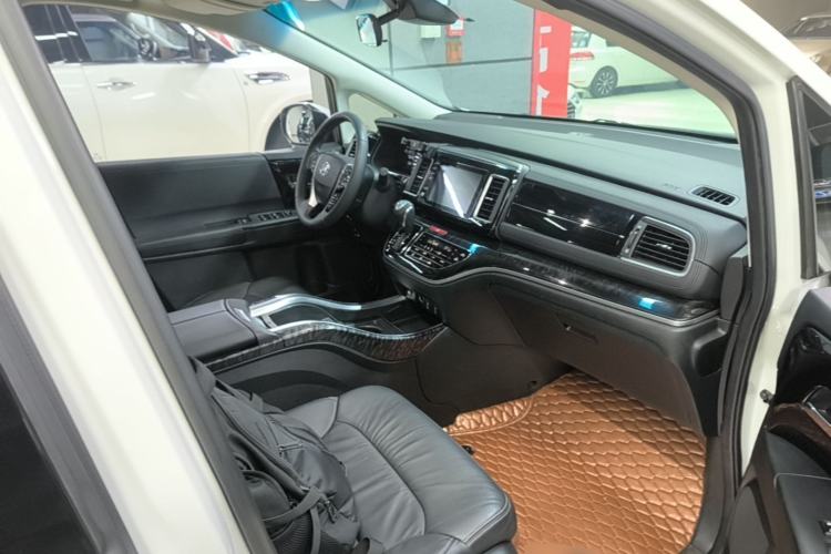 Used Honda Elysion 2019 2.0L Hybrid Comfort Edition Right Front Seat