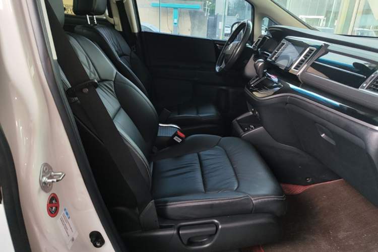 Used Honda Elysion 2019 2.0L Hybrid Luxury Edition Right Front Seat