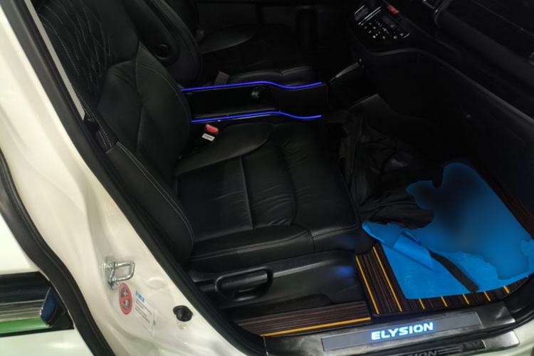 Used Honda Elysion 2019 2.0L Hybrid Luxury Edition Right Front Seat