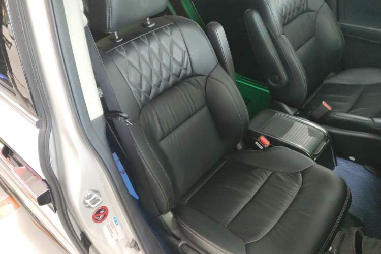 Used Honda Elysion 2019 2.0L Hybrid Luxury Edition Right Front Seat