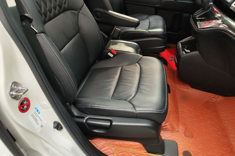 Used Honda Elysion 2019 2.0L Hybrid Supreme Edition Right Front Seat