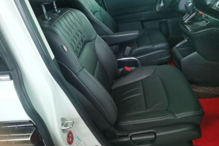 Used Honda Elysion 2019 2.0L Hybrid Luxury Edition Right Front Seat