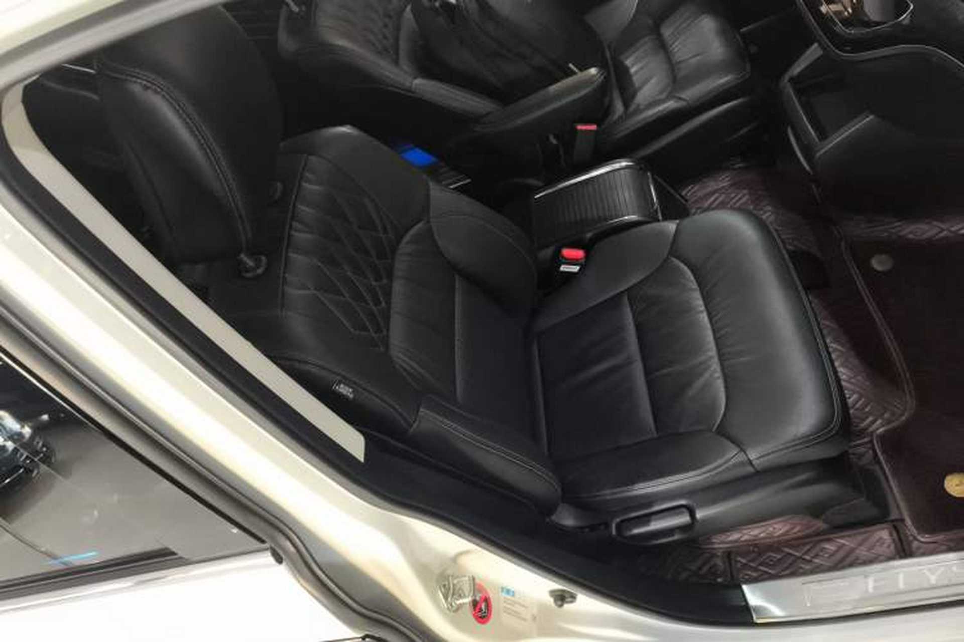 Used Honda Elysion 2019 2.0L Hybrid Luxury Edition Right Front Seat