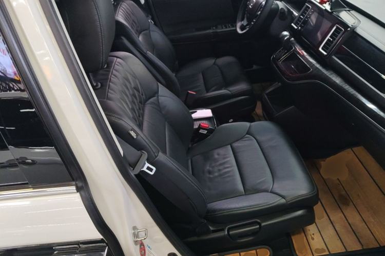 Used Honda Elysion 2019 2.0L Hybrid Luxury Edition Right Front Seat