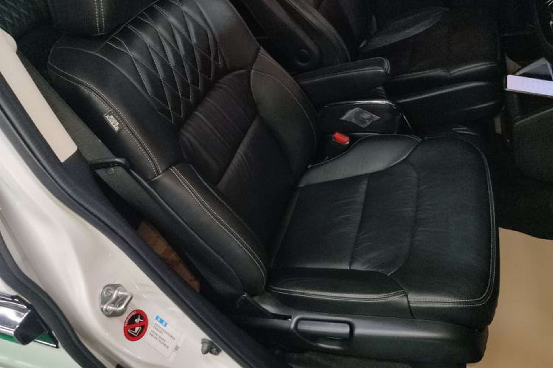 Used Honda Elysion 2019 2.0L Hybrid Luxury Edition Right Front Seat
