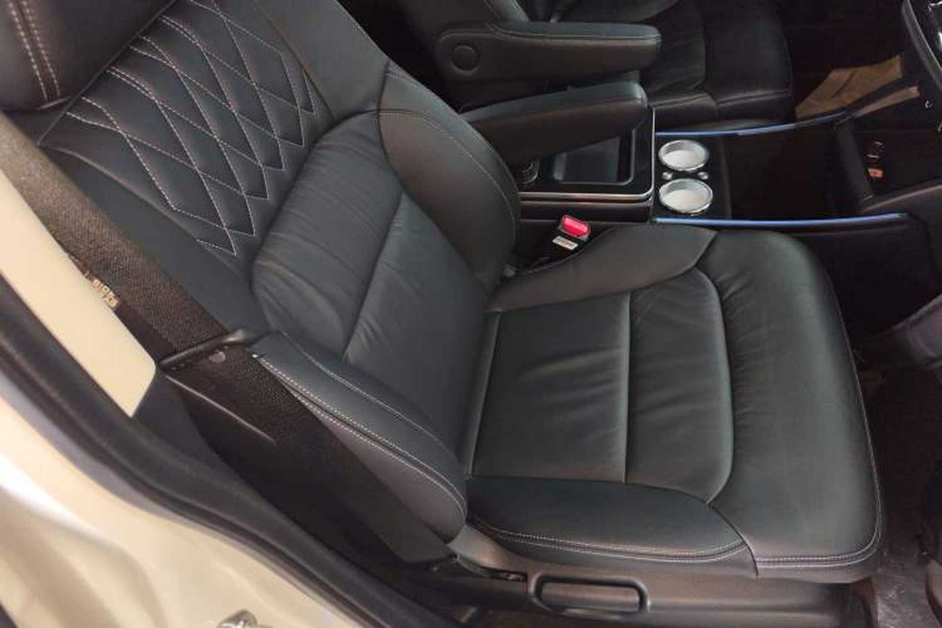 Used Honda Elysion 2019 2.0L Hybrid Luxury Edition Right Front Seat