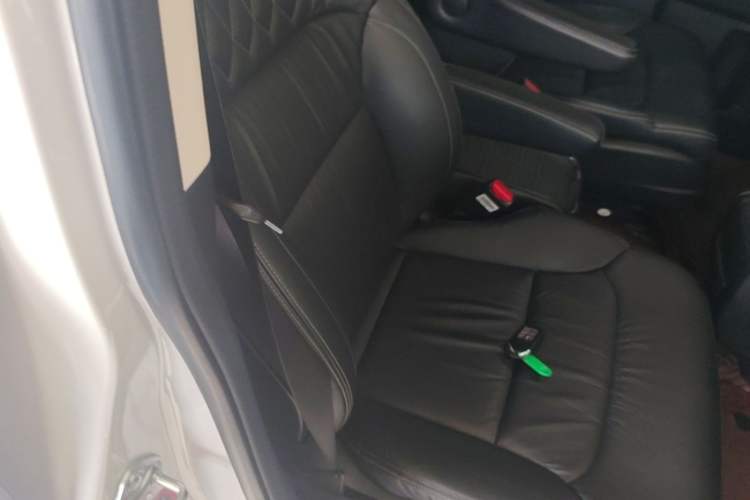 Used Honda Elysion 2019 2.0L Hybrid Luxury Edition Right Front Seat
