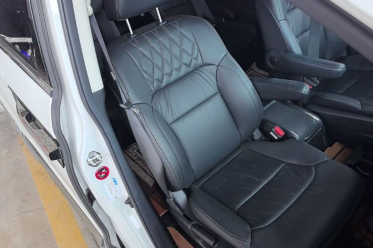 Used Honda Elysion 2019 2.0L Hybrid Luxury Edition Right Front Seat