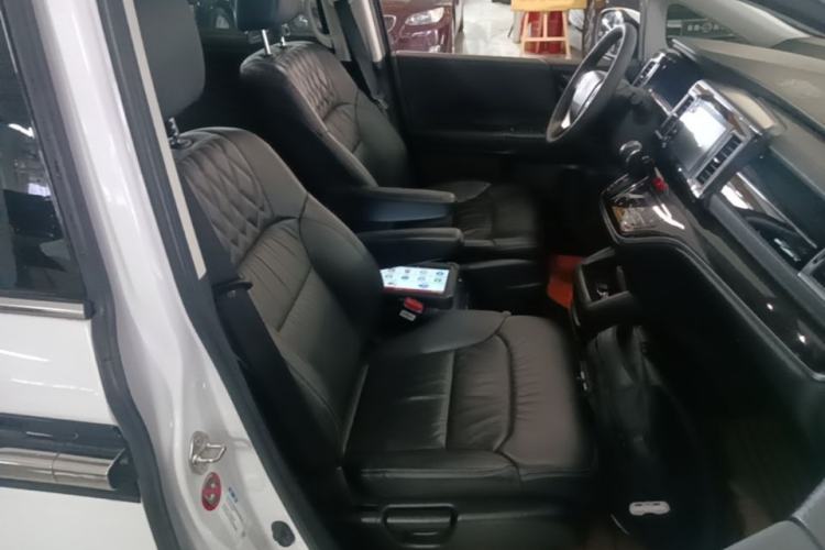 Used Honda Elysion 2019 2.0L Hybrid Luxury Edition Right Front Seat