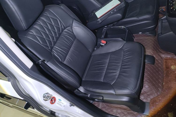 Used Honda Elysion 2019 2.0L Hybrid Comfort Edition Right Front Seat