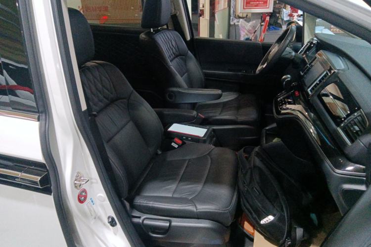 Used Honda Elysion 2019 2.0L Hybrid Luxury Edition Right Front Seat