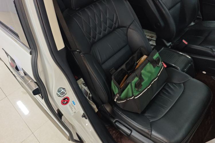 Used Honda Elysion 2019 2.0L Hybrid Supreme Edition Right Front Seat