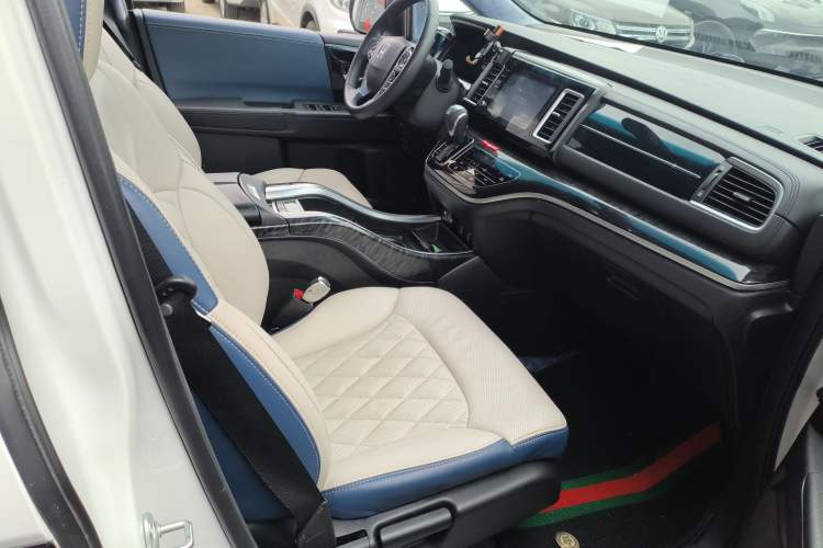 Used Honda Elysion 2019 2.0L Hybrid Comfort Edition Right Front Seat