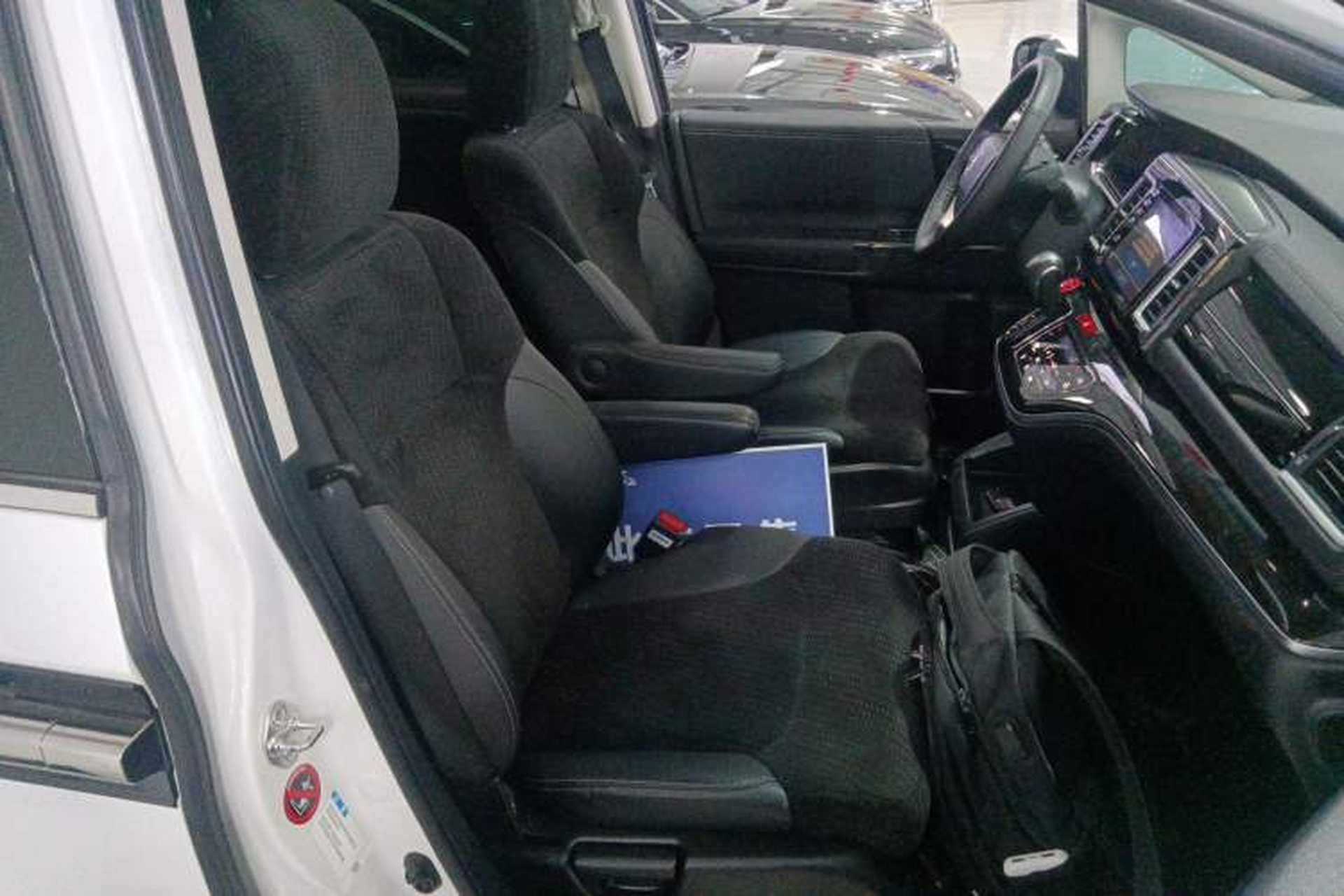 Used Honda Elysion 2019 2.0L Hybrid Comfort Edition Right Front Seat
