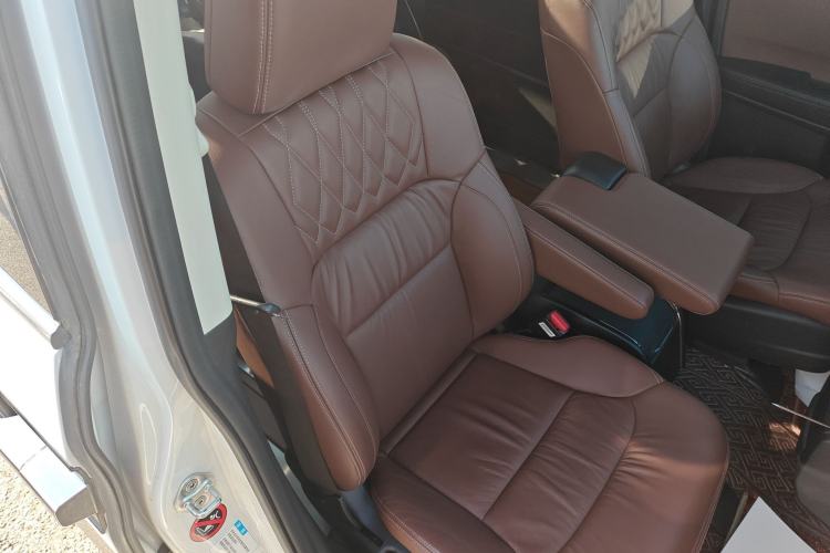 Used Honda Elysion 2019 2.0L Hybrid Supreme Edition Right Front Seat