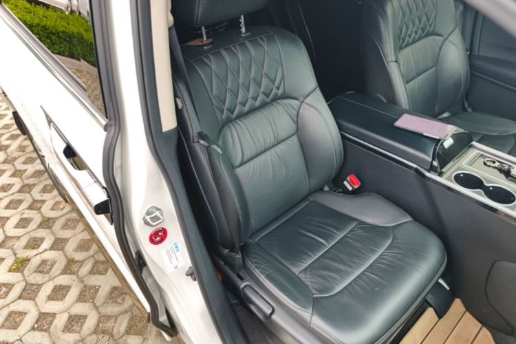 Used Honda Elysion 2019 2.0L Hybrid Luxury Edition Right Front Seat