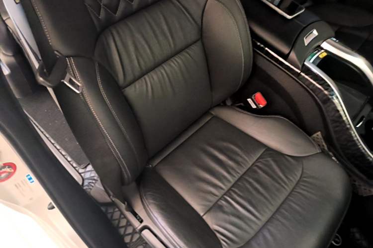 Used Honda Elysion 2019 2.0L Hybrid Supreme Edition Right Front Seat