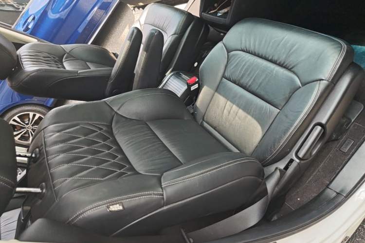 Used Honda Elysion 2019 2.0L Hybrid Luxury Edition Right Front Seat