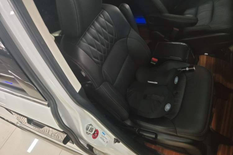 Used Honda Elysion 2019 2.0L Hybrid Luxury Edition Right Front Seat