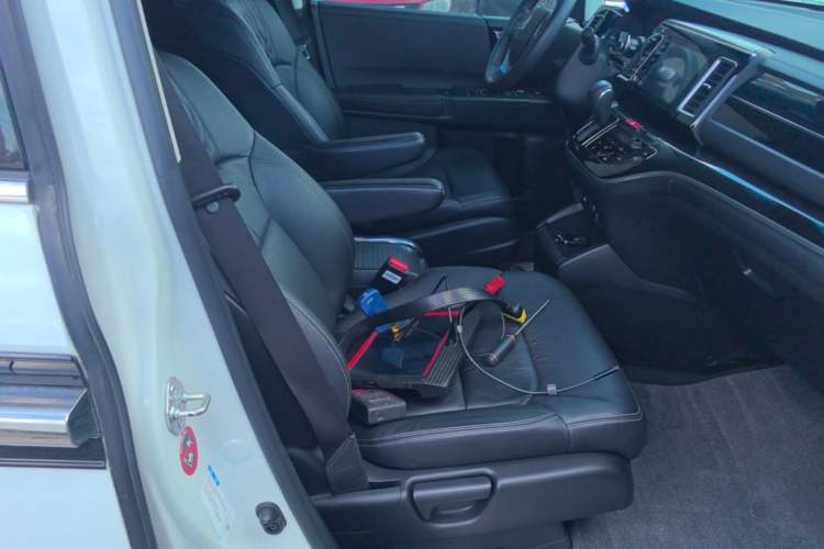 Used Honda Elysion 2019 2.0L Hybrid Luxury Edition Right Front Seat